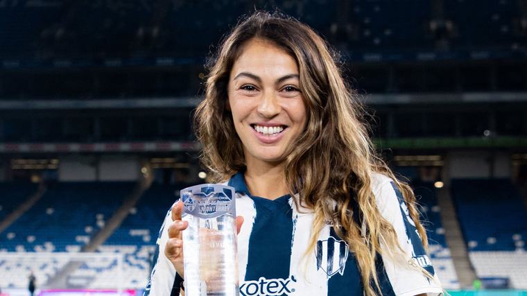 Christina Burkenroad revela por qué se retira: ‘Estoy cansada y quiero alejarme del futbol’