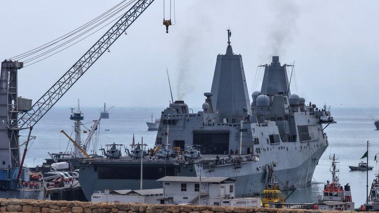 Ejército de Estados Unidos hunde a tercer barco de presuntos narcos frente a Ecuador en una semana