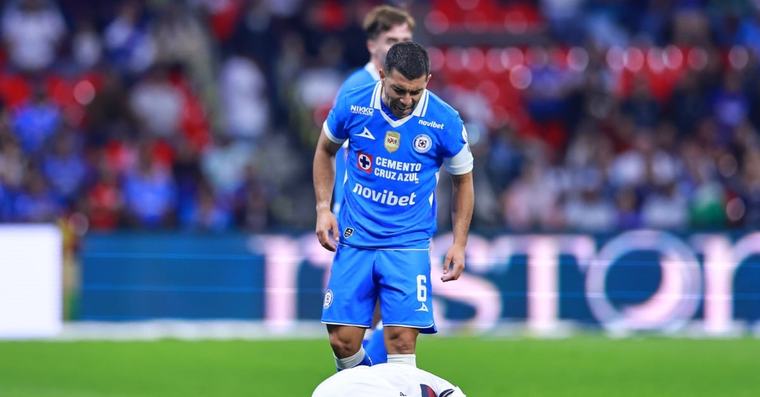 En Mónaco estaban ilusionados por Erik Lira y ahora sus aficionados explotan contra la directiva