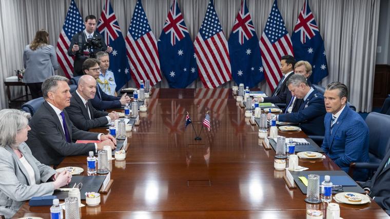Australia refuerza lazos de Defensa con EU: Aumenta presencia militar en el Indopacífico