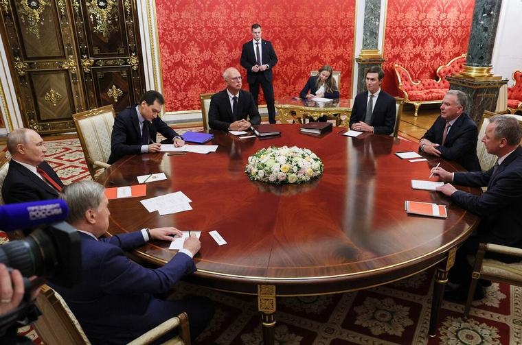 Putin dijo a emisarios de Trump que el Ejército ruso logrará sus objetivos en Ucrania; califican reunión de "muy franca"