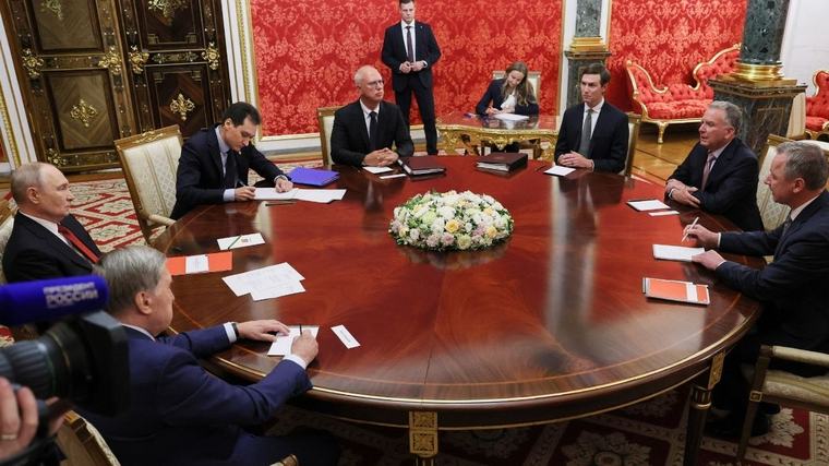 Enviados de Trump y Putin dialogan sobre planes de paz para terminar guerra con Ucrania