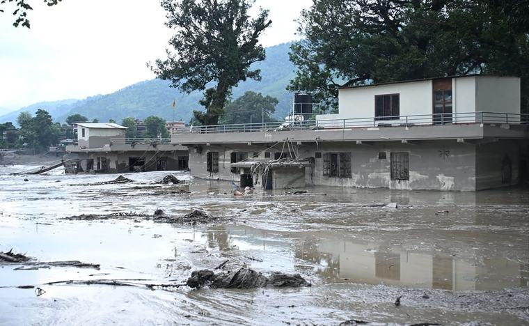 Suben a mil 225 los muertos por riada en Nepal; aún hay 4 mil 757 desaparecidos