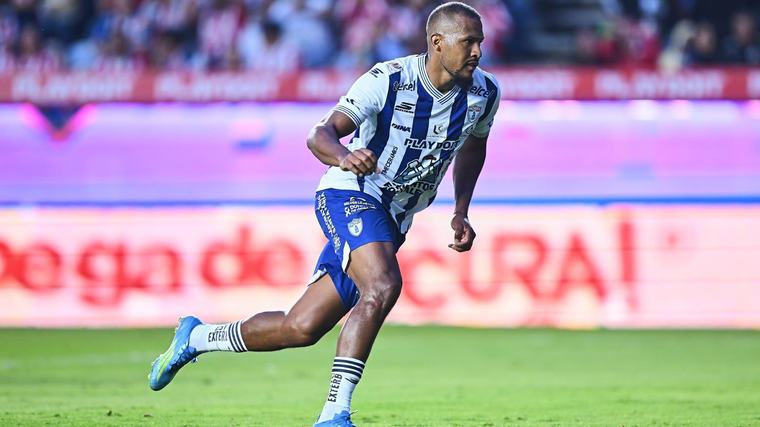 ¡Lucha encendida! Salomón Rondón sigue on fire y aprieta la cima de los goleadores