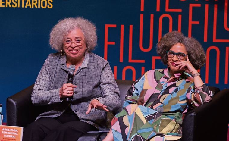 Protesta, ovaciones y Angela Davis en la UNAM