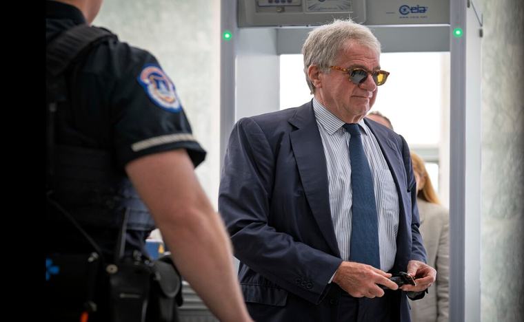 Multimillonario Leon Black evita declarar ante Congreso de EU por caso Epstein; presenta demanda impugnando las citaciones