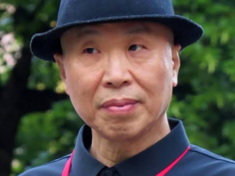 China condena a tres años al artista Gao Zhen por sus esculturas satíricas sobre Mao