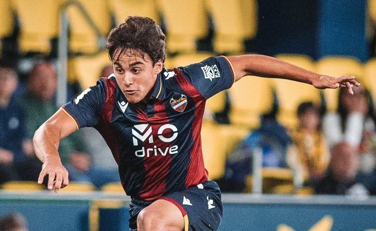 De España al América: Carlos Álvarez es nuevo futbolista de las Águilas