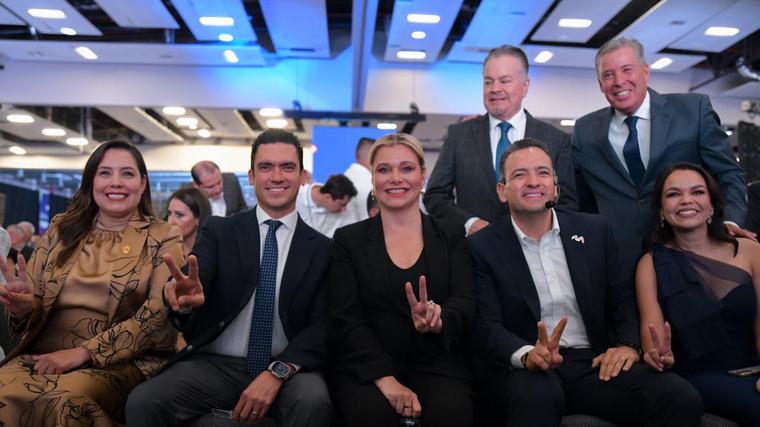 Maru Campos acompaña al alcalde Marco Bonilla en su Quinto Informe de Gobierno