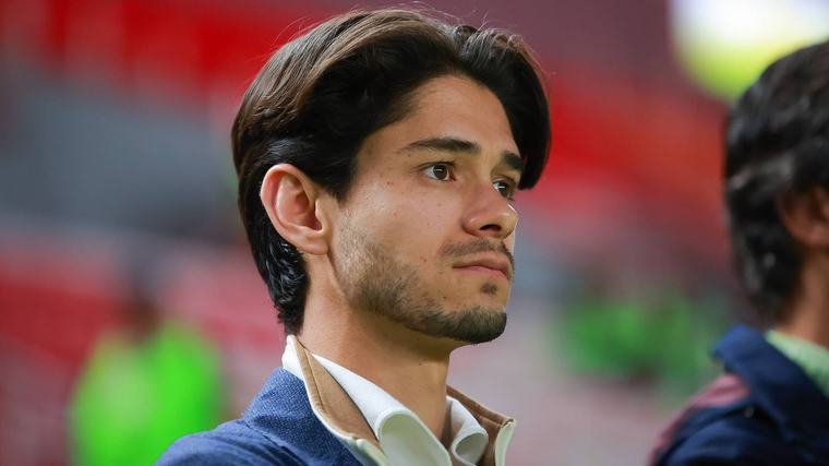 Aleco Irarragorri destaca su amor eterno por Santos, pero la afición explota por malos resultados
