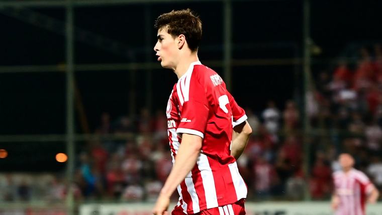 Hormiga González entró de cambió en empate de Olympiacos, que perdió a su delantero titular por lesión