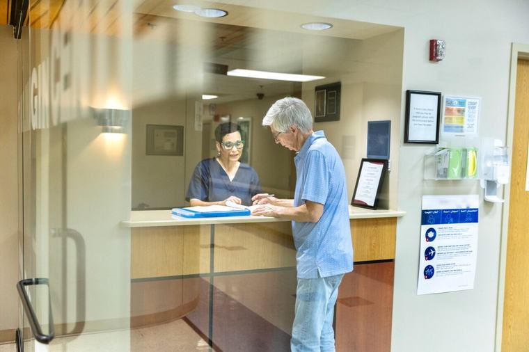 Diputados van contra los aumentos de hasta 80% en seguros de gastos médicos