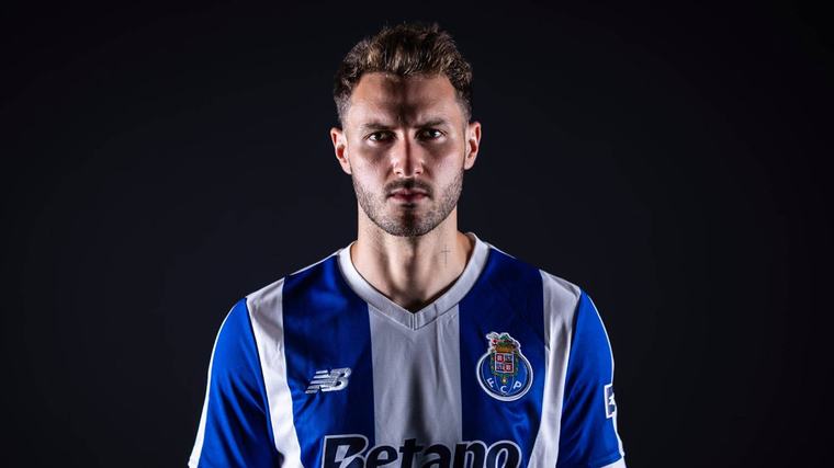 ¡Adiós al 7! Santi Gimenez usará en el Porto el número de camiseta con el que brilló en Europa