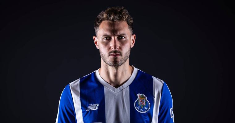 ¡Adiós al 7! Santi Gimenez usará en el Porto el número de camiseta con el que brilló en Europa