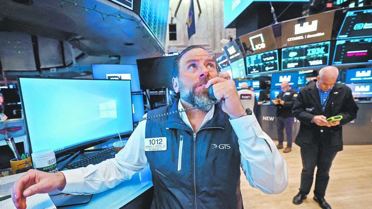 Wall Street retrocede en la jornada tras sólidos datos de nóminas no agrícolas
