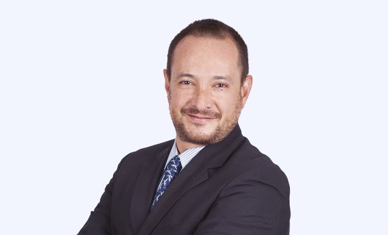Bajo advertencia
