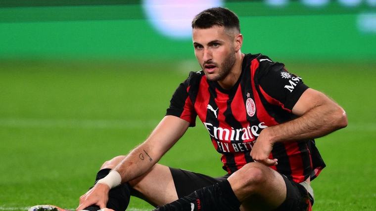 ¡Milan advierte a Santiago Gimenez! El mexicano encuentra nuevo equipo o será borrado toda la temporada