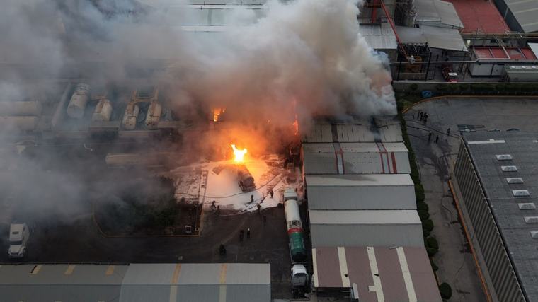 Incendio en Zona Industrial de Tlalnepantla Deja Cuatro Lesionados