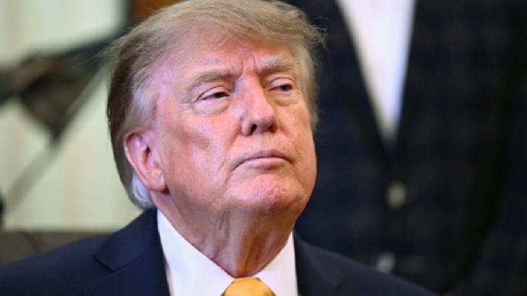 De Linterna Verde a muros y anexiones: así usa Trump la IA para impulsar su mensaje político