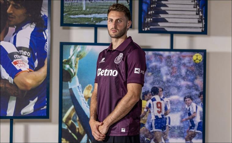 Santiago Giménez debuta en victoria del Porto contra Moreirense