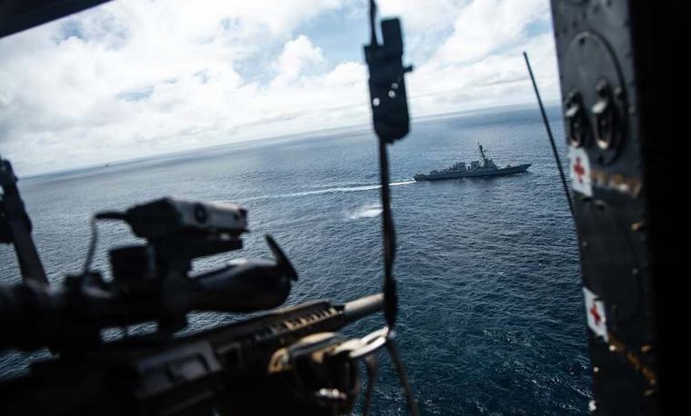 Destruyen EU y Ecuador barco usado para reabastecer lanchas del narco