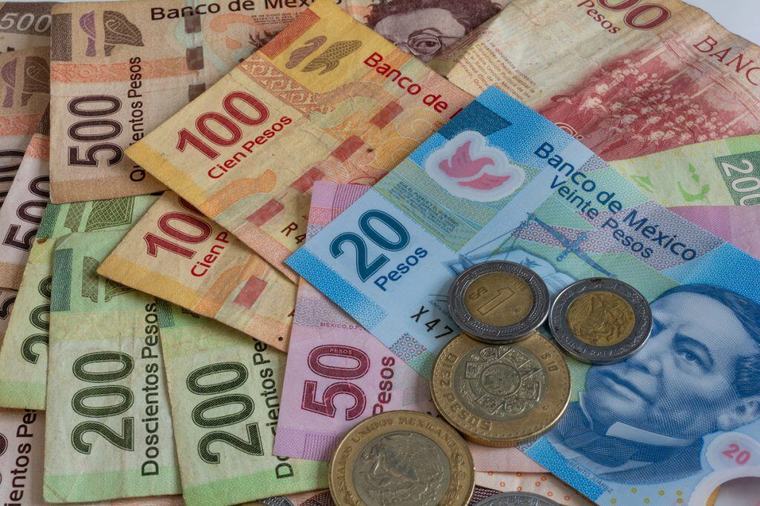 Peso se aprecia 2% en agosto
