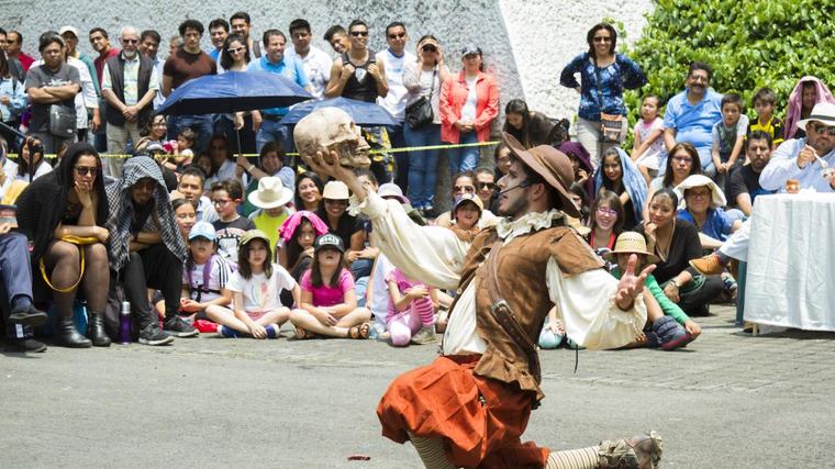 La Bomba Teatro reestrena Un banquete para el difunto Don Quijote